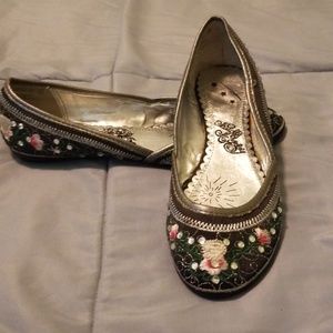 Naughty monkey flats